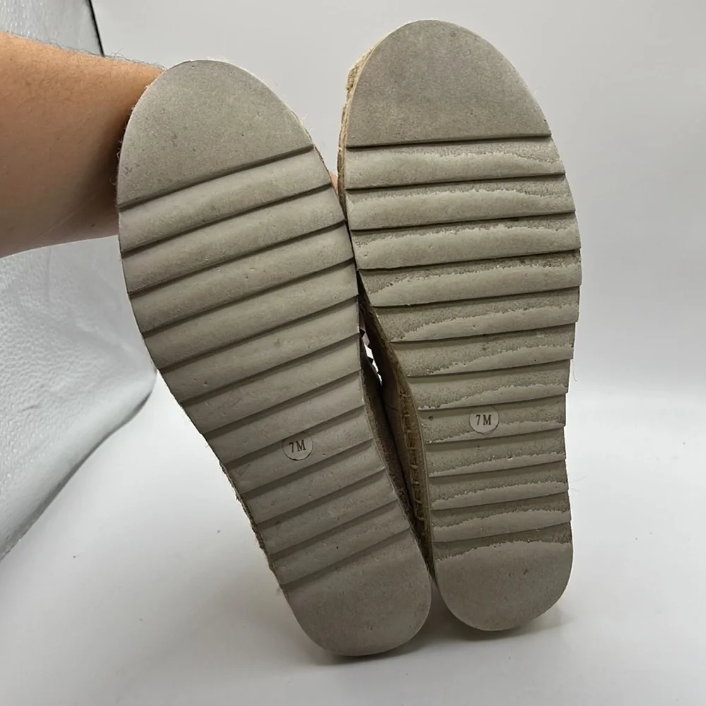Marc Fisher Chequer Slip On Shoes Flats Espadrille Pink Tan Studded Womens 7 M